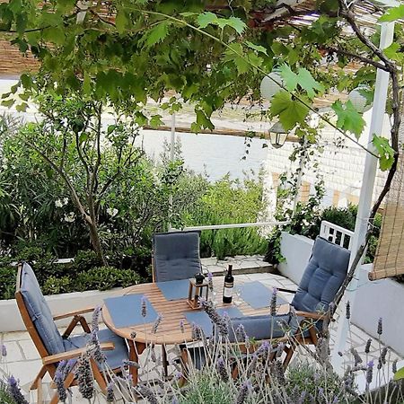 Apartments By The Sea Zavalatica, Korcula - 189 Bagian luar foto