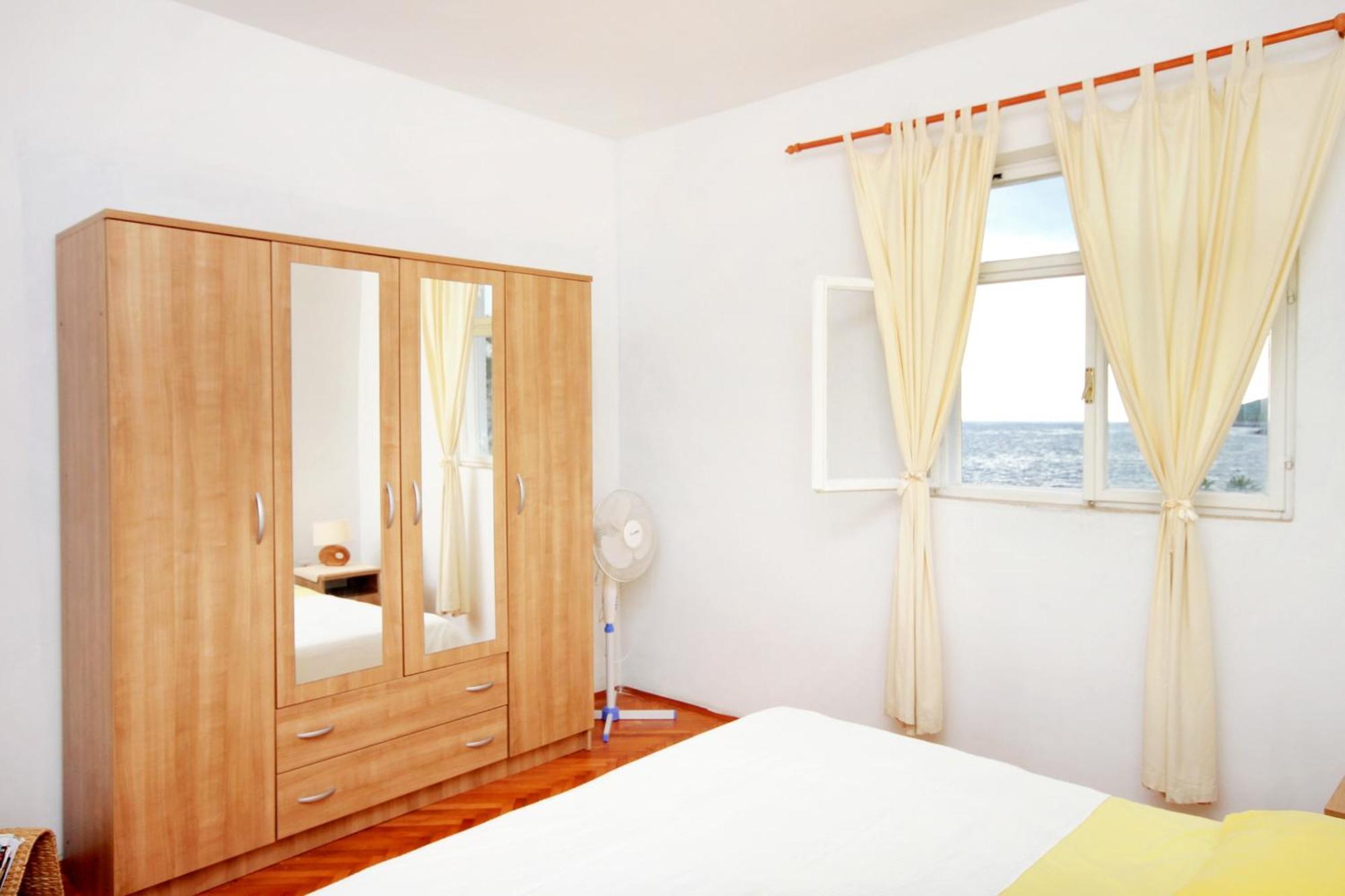 Apartments By The Sea Zavalatica, Korcula - 189 Ruang foto
